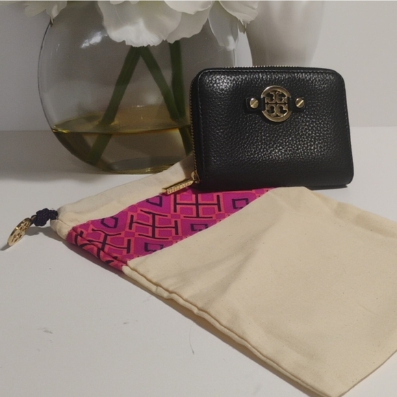 Tory Burch Pebbled Card Holder & Coin Pouch with Gold Emblem & Dustbag (EUC) - Picture 2 of 10